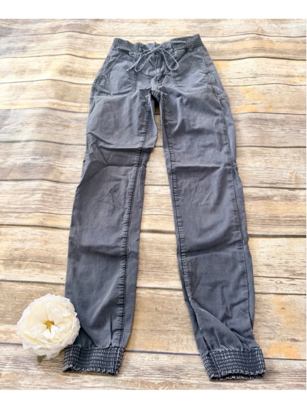 AMERICAN EAGLE JOGGERS- SIZE 00